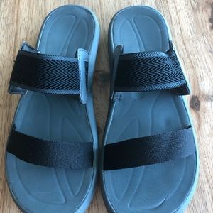 Columbia slide double strap sandals . 9Med